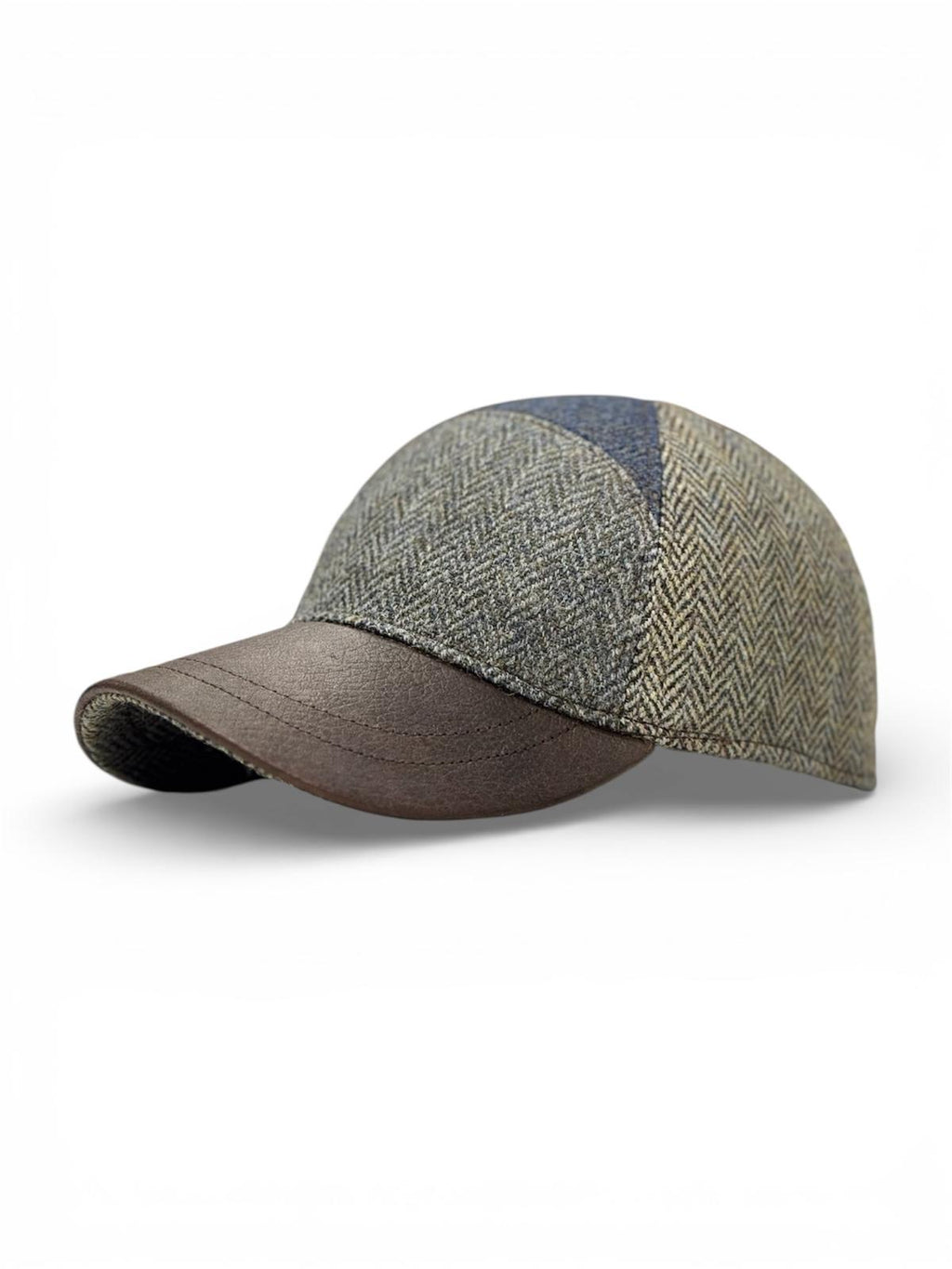 Modello Baseball mezza luna in tessuti shetland multicolore con varietà mélange e visiera in vera