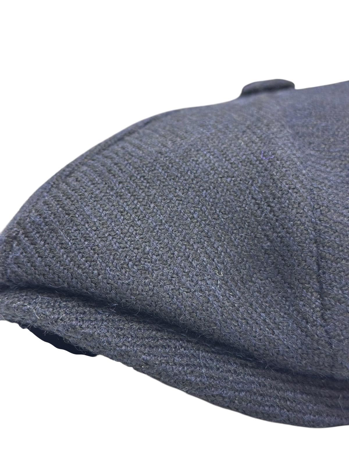 Modello Dublino in lana shetland rigata blu