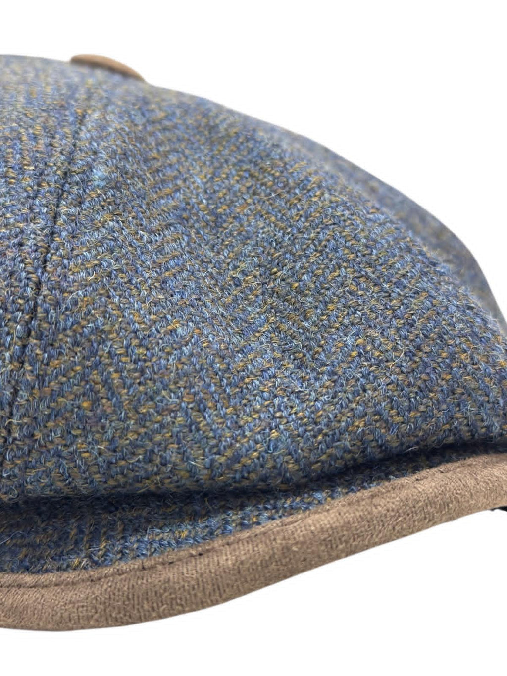 Modello Dublino in finissimo tessuto spinato shetland su tonalità blu beige mélange e inserti in alcantara