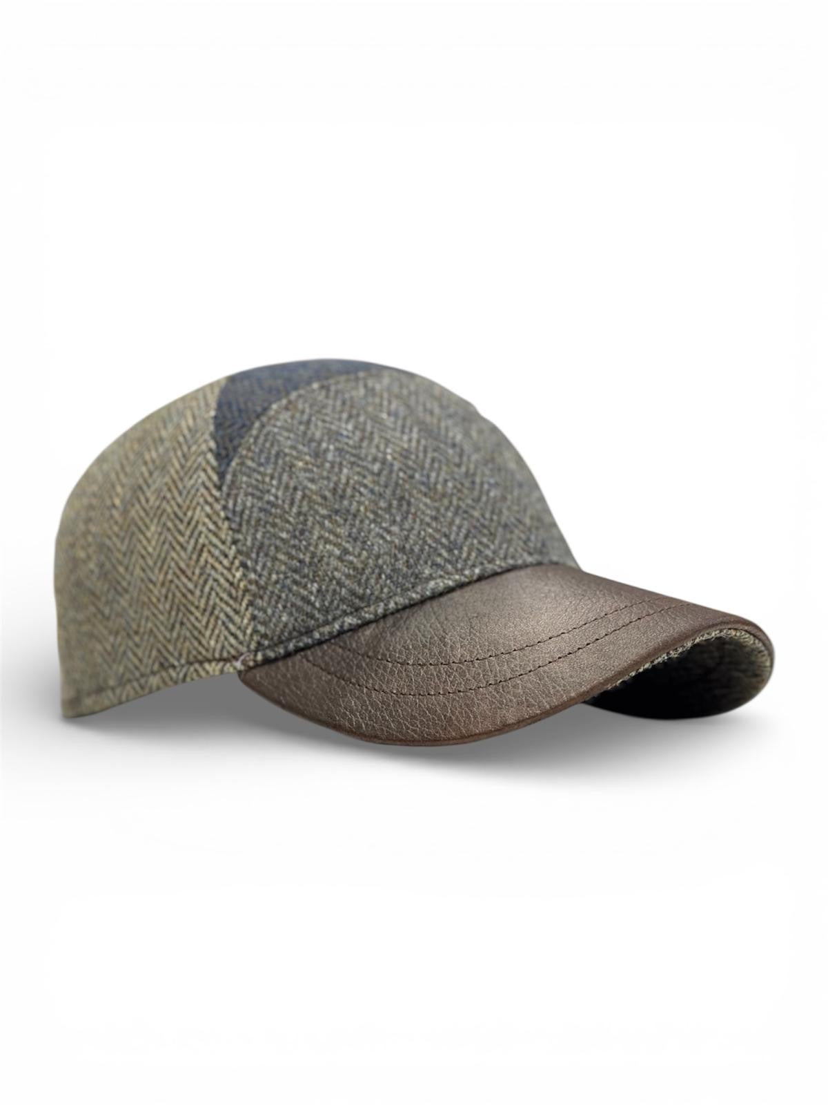 Modello Baseball mezza luna in tessuti shetland multicolore con varietà mélange e visiera in vera
