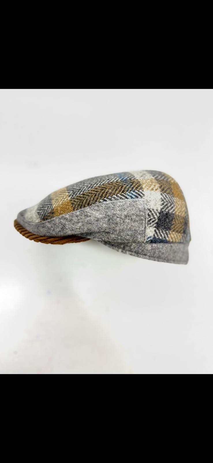 Modello London Conte con fascetta in tessuto Casentino e lana shetland
