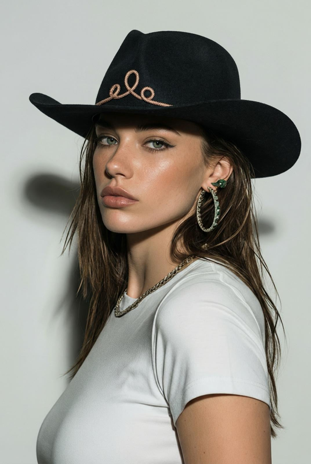 Cowboy in feltro 100% lana con personalizzazione. Colore nero. Made in italy