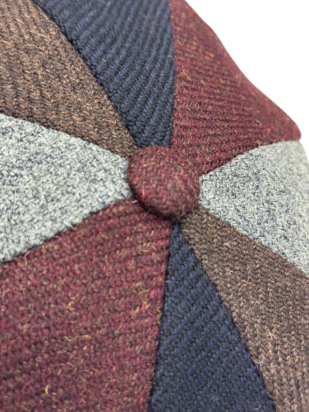 Modello Dublino ottopezzi con fascetta in tessuto shetland rigato patchwork con quattro tonalità ben combinate
