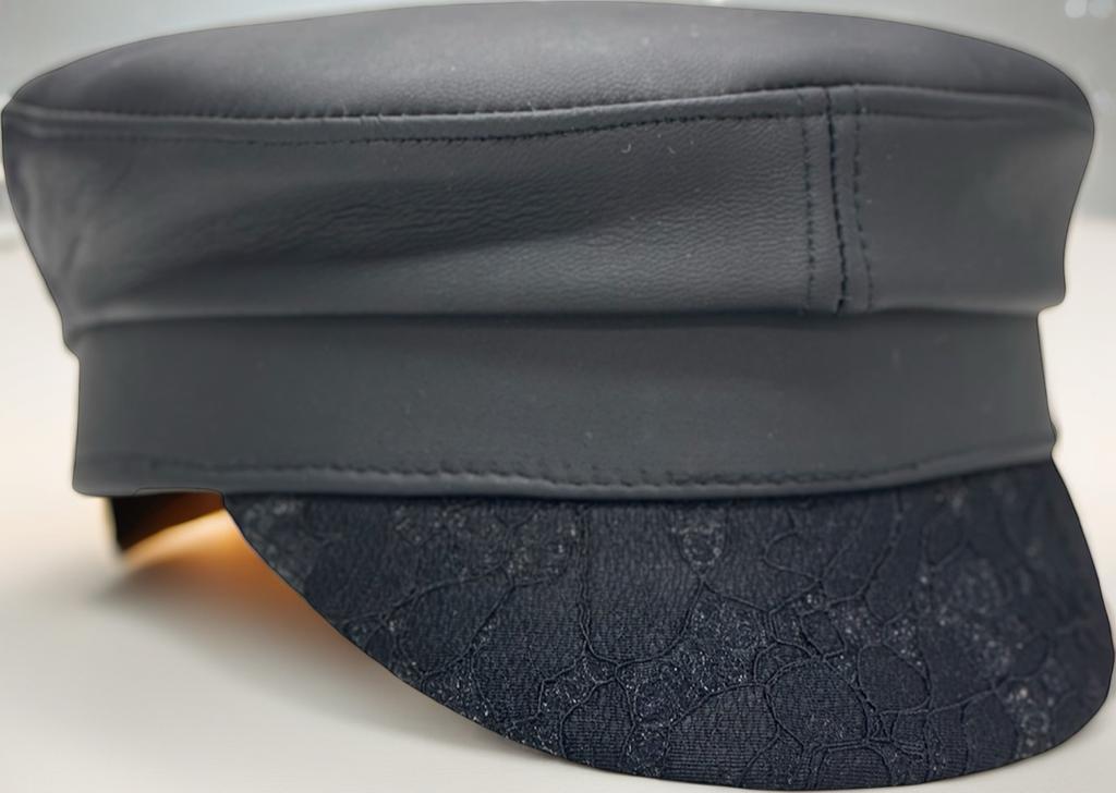 Modello Stewart in vera pelle nappa waterproof è particolare visiera in pizzo nero