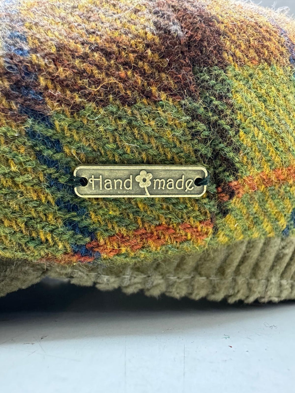 Modello Dublino con fascetta in tessuto shetland beige verde e velluto abbinato