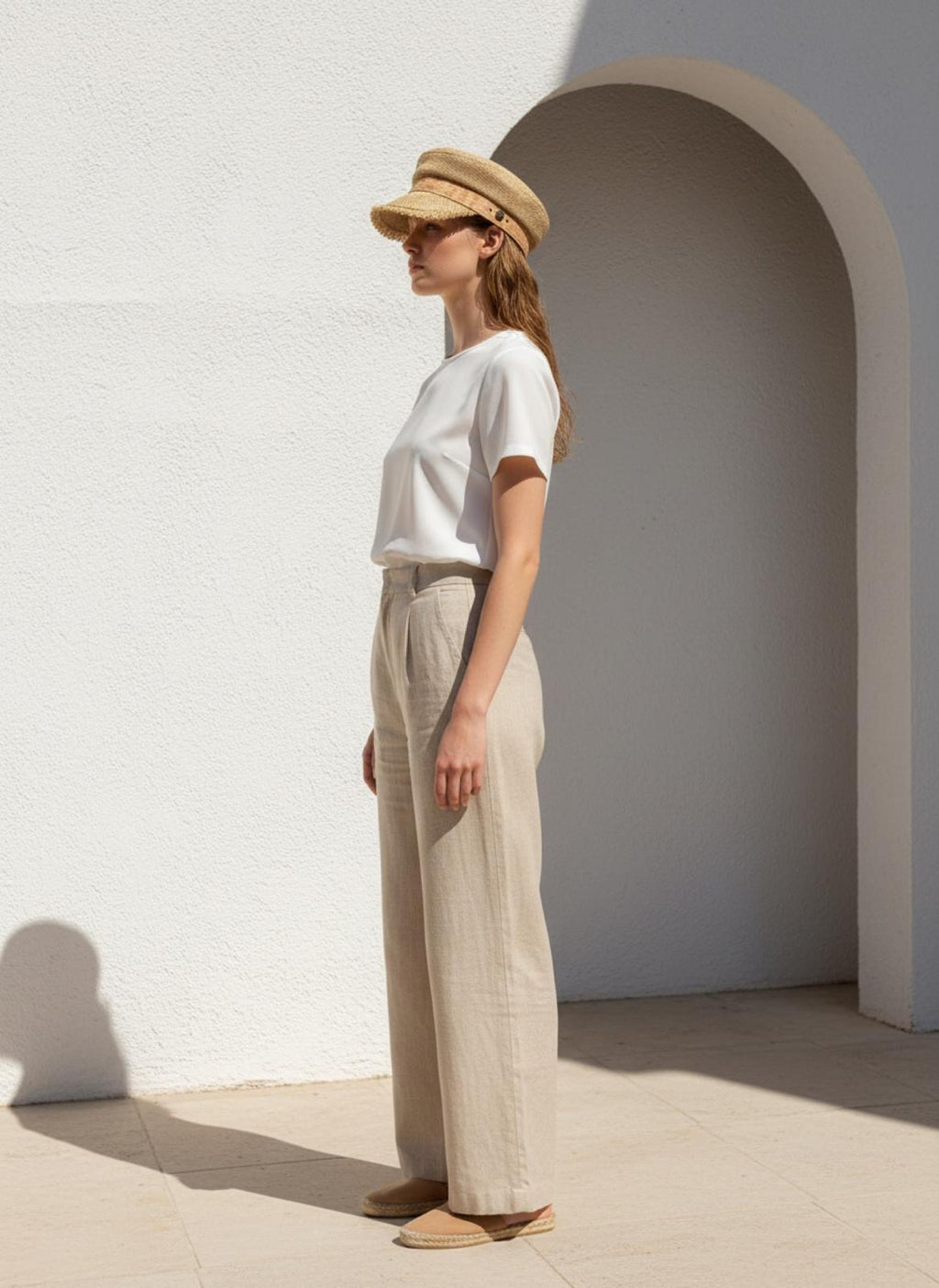 Modello Stewart estivo in paglia, sughero e juta