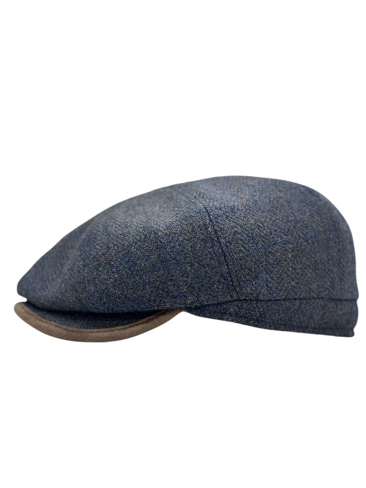 Modello Dublino in finissimo tessuto spinato shetland su tonalità blu beige mélange e inserti in alcantara